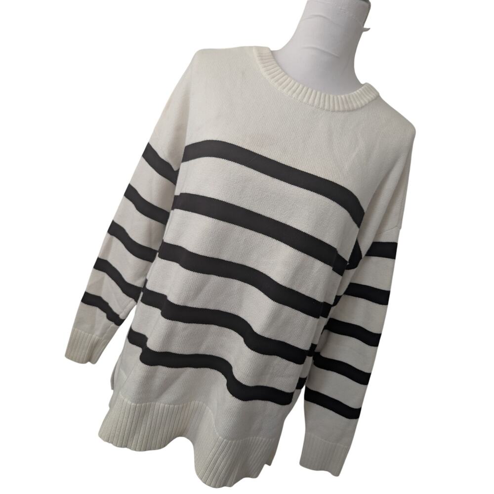 NWOT! FRENCH CONNECTION! WHITE/BLACK STRIPES KNIT DROPPED TAIL CREW SWEATER! L